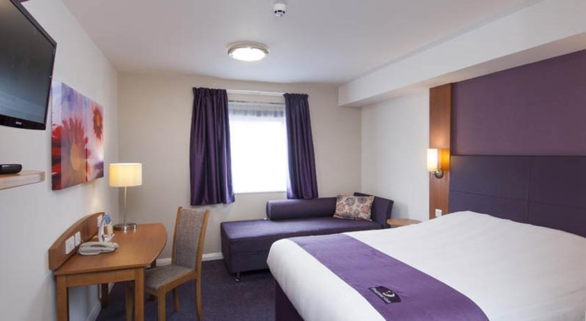 Premier Inn Chichester Ngoại thất bức ảnh