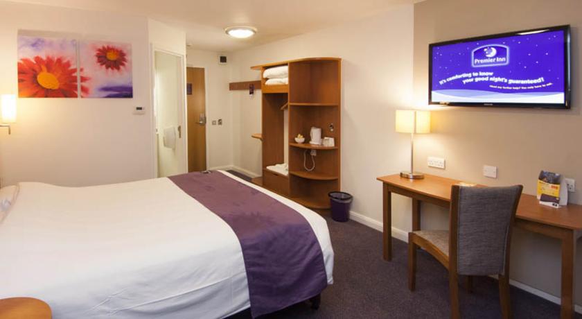 Premier Inn Chichester Ngoại thất bức ảnh