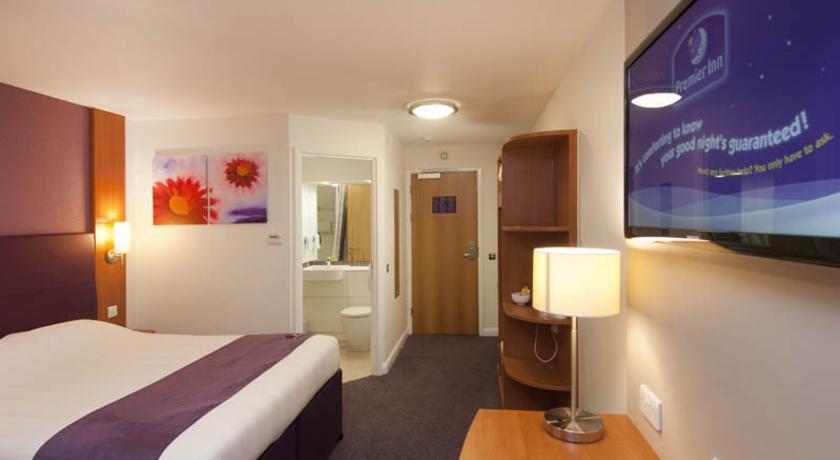Premier Inn Chichester Ngoại thất bức ảnh