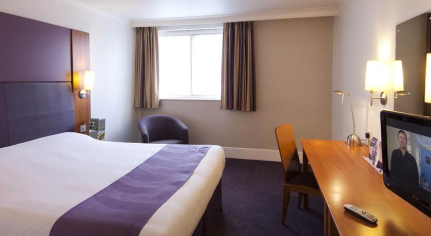Premier Inn Chichester Phòng bức ảnh